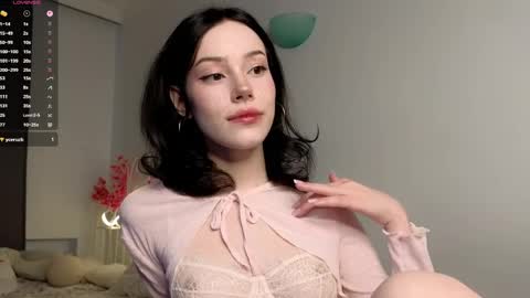 Lia  online show from 05-28-26, 06:54