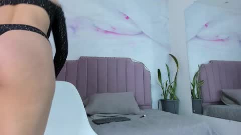 liaguzman online show from 09-12-25, 03:17