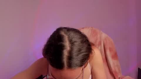 Snapshot of liahilton_ chatting on 09-17-25, 02:30 lh6 9c online show from 09-17-25, 02:30