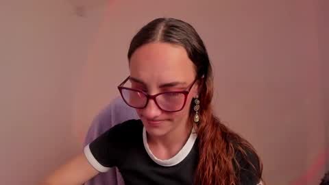 Snapshot of liahilton_ chatting on 10-10-25, 02:05 lh6 9c online show from 10-10-25, 02:05