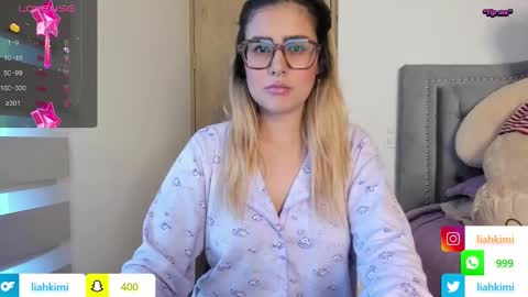 Snapshot of liahkimi chatting on 12-04-24, 10:19 Lia online show from 12-04-24, 10:19