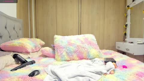 Snapshot of liahkimi chatting on 01-15-25, 05:29 Lia online show from 01-15-25, 05:29