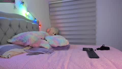 Snapshot of liahkimi chatting on 02-12-25, 05:05 Lia online show from 02-12-25, 05:05