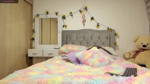 Snapshot of liahkimi chatting on 02-13-25, 04:00 Lia online show from 02-13-25, 04:00