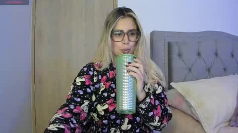 Snapshot of liahkimi chatting on 09-29-25, 01:55 Lia online show from 09-29-25, 01:55