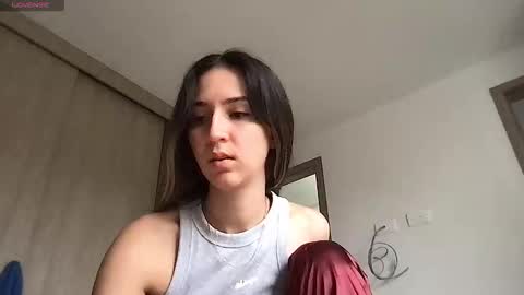 Snapshot of liahrommie chatting on 02-12-26, 12:11 Amy online show from 02-12-26, 12:11