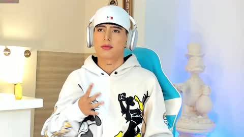 Liam online show from 09-11-25, 03:01