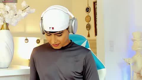 Liam online show from 09-19-25, 06:08