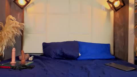 Liam forest  online show from 01-17-26, 05:34