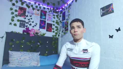 Snapshot of liam_honey18 chatting on 09-29-25, 02:38 liam_honey18 online show from 09-29-25, 02:38