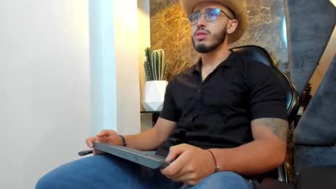 LIAM KLEIN online show from 09-18-25, 11:23