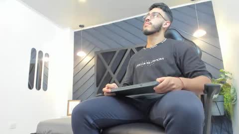 LIAM KLEIN online show from 09-29-25, 11:26