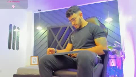 LIAM KLEIN online show from 10-08-25, 11:19