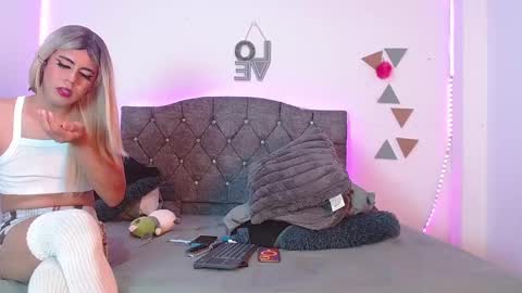 Snapshot of liam_marck_ chatting on 02-17-25, 12:10 catalina online show from 02-17-25, 12:10