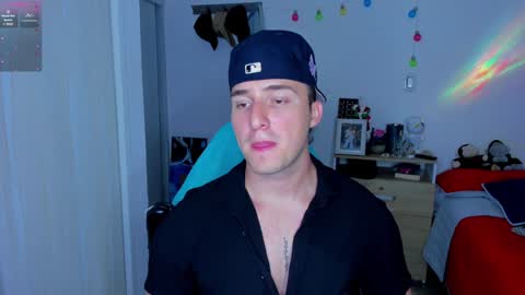 Snapshot of liam_oficial chatting on 01-15-25, 03:00 liam online show from 01-15-25, 03:00