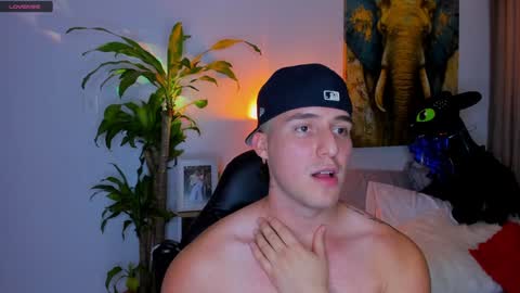 Snapshot of liam_oficial chatting on 02-06-25, 06:51 liam online show from 02-06-25, 06:51