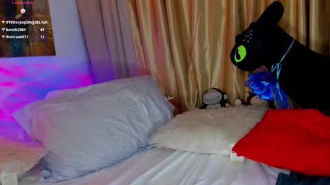 Snapshot of liam_oficial chatting on 11-05-25, 02:33 liam online show from 11-05-25, 02:33