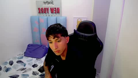 Snapshot of liam_play chatting on 05-08-26, 02:50 LIAM online show from 05-08-26, 02:50