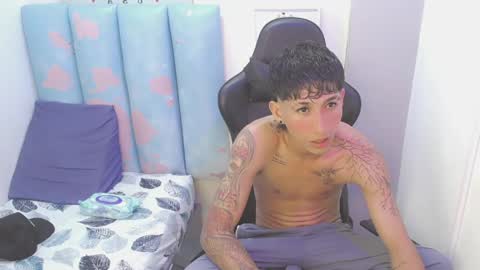 Snapshot of liam_play chatting on 05-22-26, 01:57 LIAM online show from 05-22-26, 01:57