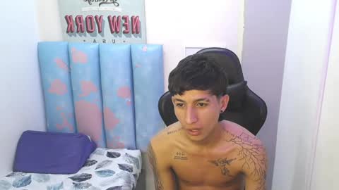 Snapshot of liam_play chatting on 05-30-26, 03:25 LIAM online show from 05-30-26, 03:25