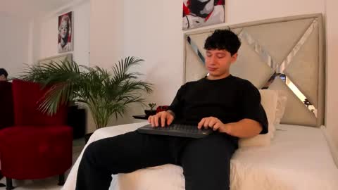 Call me Lian online show from 02-19-26, 12:56