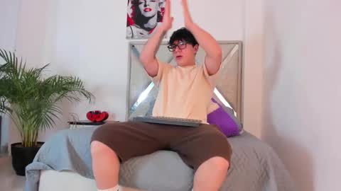 Call me Lian online show from 03-16-26, 12:09