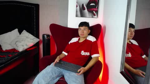 Snapshot of liam_sean chatting on 02-18-26, 12:12 Liam online show from 02-18-26, 12:12