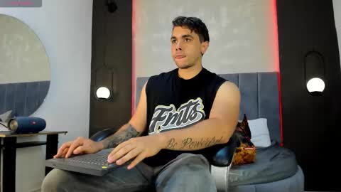 Liam online show from 10-07-25, 07:11