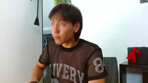 Snapshot of liam_xul chatting on 10-18-25, 07:36 liamxul online show from 10-18-25, 07:36