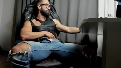 Liam online show from 12-05-24, 05:26