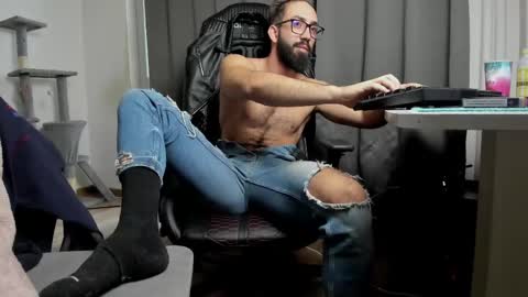 Liam online show from 02-11-25, 07:02