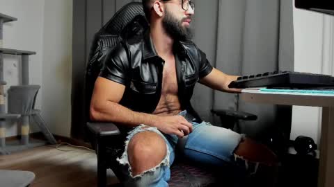 Liam online show from 02-28-25, 09:58