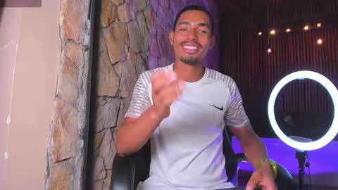 Snapshot of liambyrne chatting on 12-15-25, 06:50 Liam Byrne online show from 12-15-25, 06:50