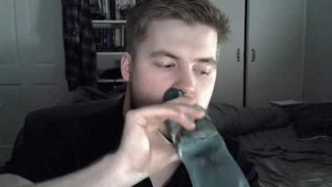 Snapshot of liamfoxx chatting on 11-27-25, 02:57 Liam Fox online show from 11-27-25, 02:57