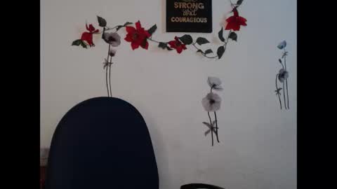 Lia Miller online show from 12-20-24, 01:25