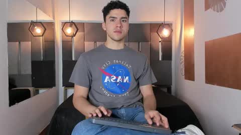 Liam online show from 03-04-26, 01:06