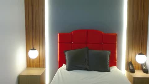 L I A M O N R O E online show from 02-06-26, 12:08