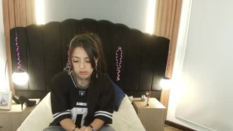 L I A M O N R O E online show from 04-12-26, 11:59