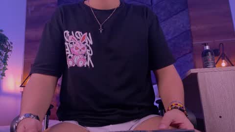 Snapshot of liamthunder05_ chatting on 11-12-25, 03:18 Liam Thunder online show from 11-12-25, 03:18