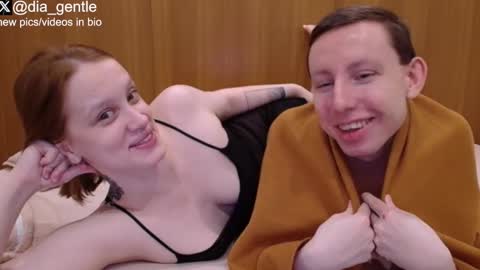 Snapshot of lian004 chatting on 01-10-26, 04:47 Dia and Julian online show from 01-10-26, 04:47