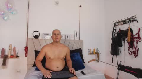 Snapshot of liana_asaff chatting on 04-26-26, 07:33 Mistress Liana - Sir Asaf online show from 04-26-26, 07:33