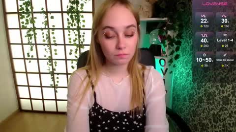 Liana online show from 12-11-24, 02:52