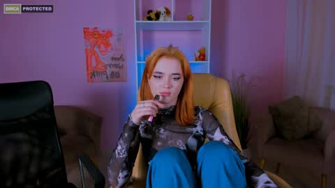 Snapshot of liana_kisses chatting on 12-28-24, 12:04 Little Liana online show from 12-28-24, 12:04