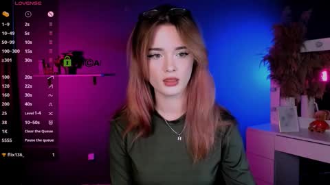 Snapshot of liana_kisses chatting on 10-10-25, 07:35 Little Liana online show from 10-10-25, 07:35