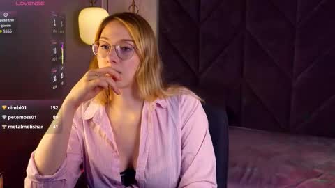 Liana online show from 12-22-25, 02:30