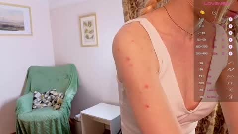 Snapshot of liane_bennet chatting on 05-29-26, 08:12 Sofia online show from 05-29-26, 08:12