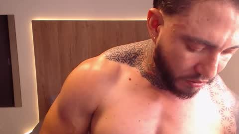 lianjones9 online show from 10-24-25, 06:26