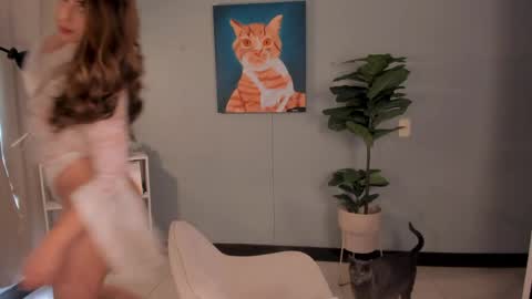 Lia online show from 04-01-26, 01:52