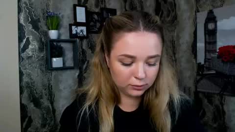 Snapshot of liaralime_ chatting on 06-29-26, 10:15 Liara online show from 06-29-26, 10:15