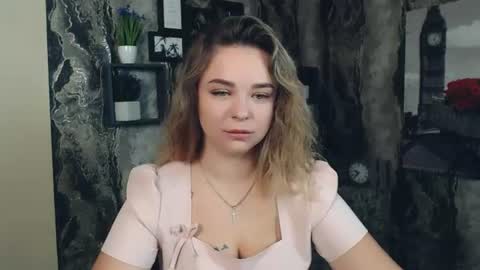 Snapshot of liaralime_ chatting on 07-15-26, 06:07 Liara online show from 07-15-26, 06:07